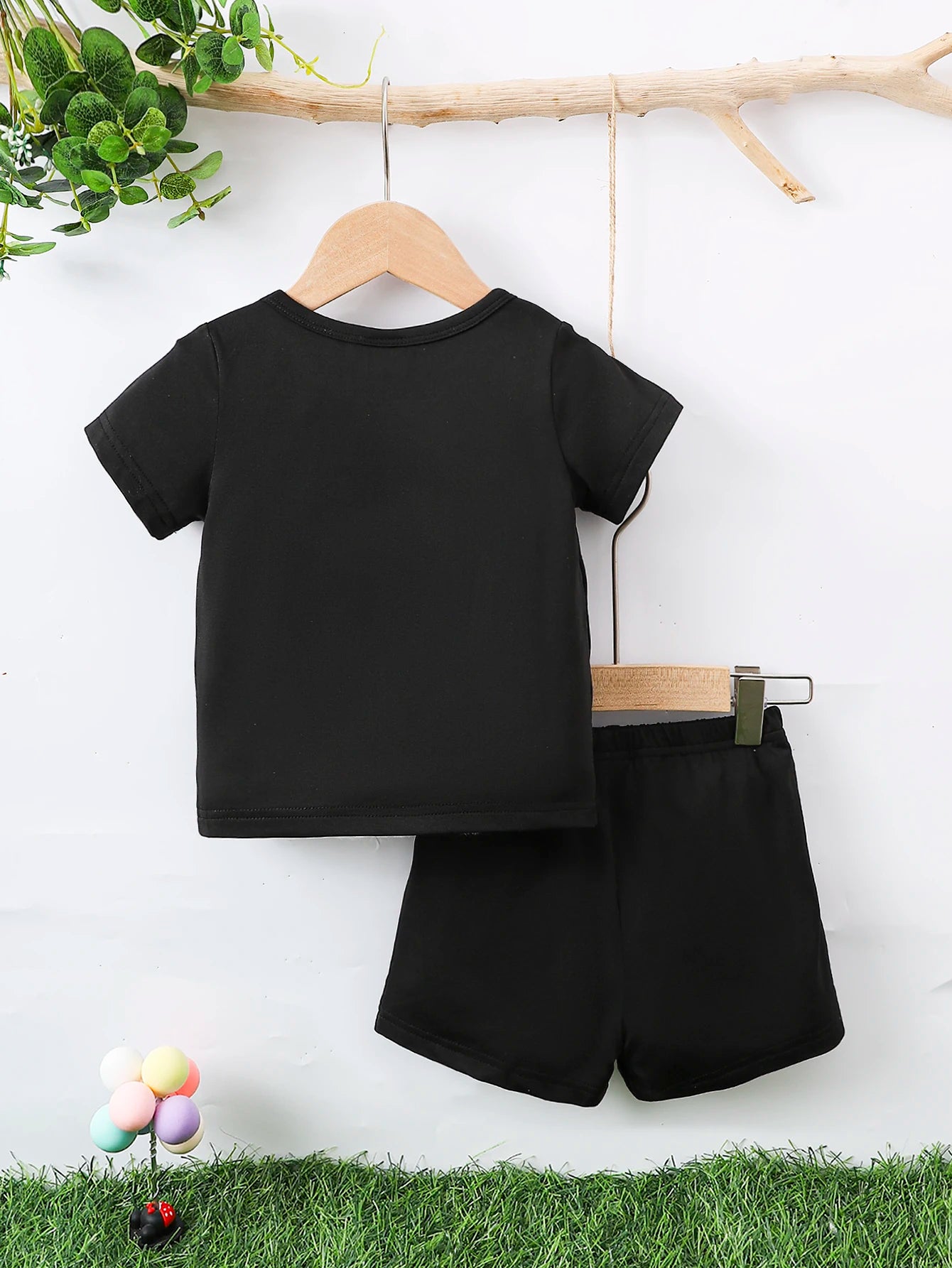 2-Piece Boys' Summer Set – Cartoon Bear Top & Fashion Shorts